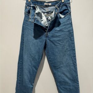 Levi’s Women’s Ribcage Straight Ankle Jeans